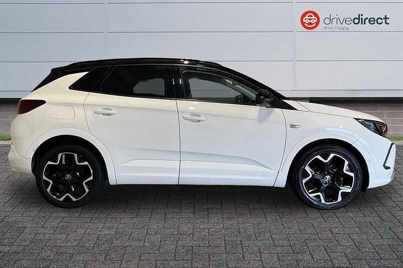 Used Vauxhall Grandland X Ultimate 130 HP (95 kW) 2022 White SUV