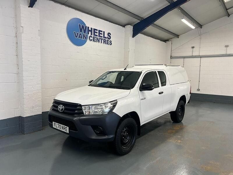 White Used 2020 Toyota HiLux Active Pickup | £18,990 (A bit pricey) - Image 1/4