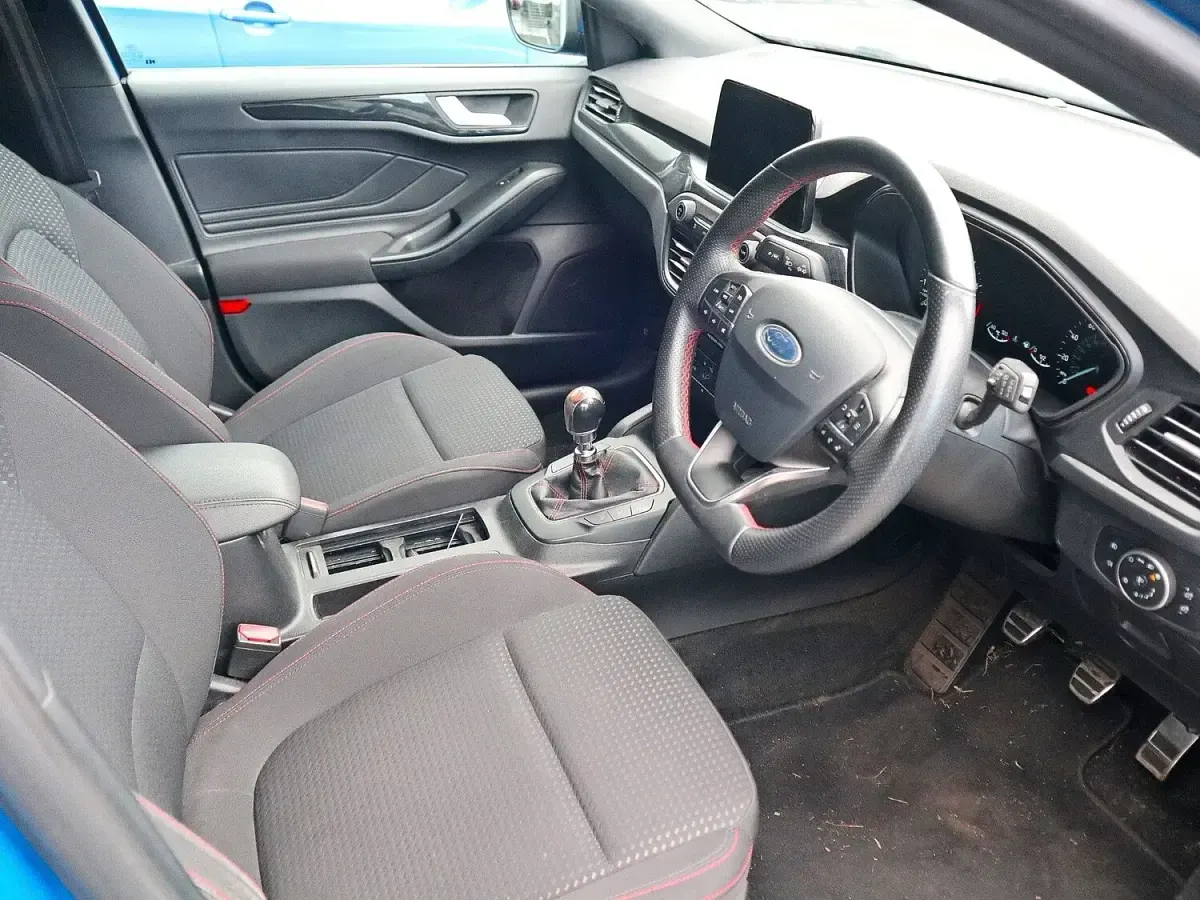 Used Ford Focus ST-Line 125 HP (91 kW) 2019 Blue Hatchback