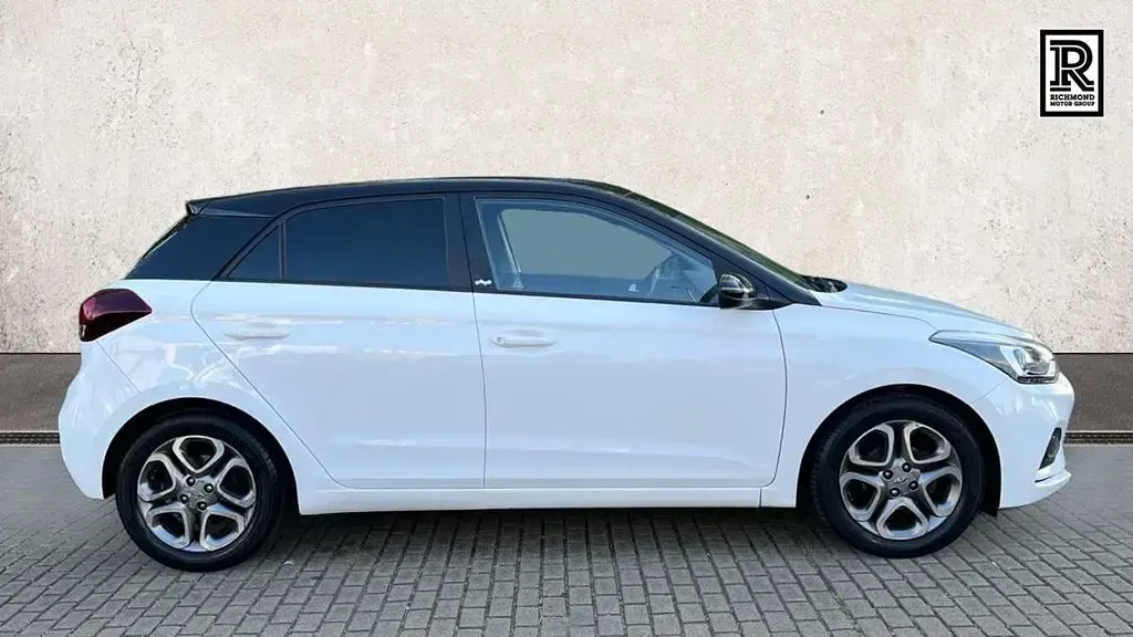 Używany Hyundai i20 83 KM (61 kW) 2020 Biały Hatchback