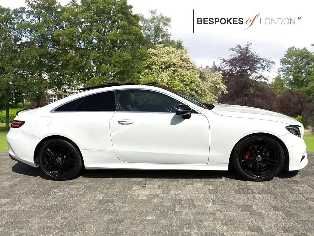 Käytetty Mercedes E220 AMG line 2018 Valkoinen Coupe - kaksiovinen
