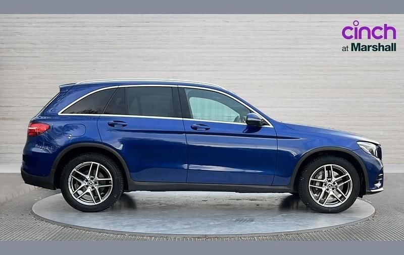 Used Mercedes GLC250 AMG line 200 HP (147 kW) 2018 Blue SUV