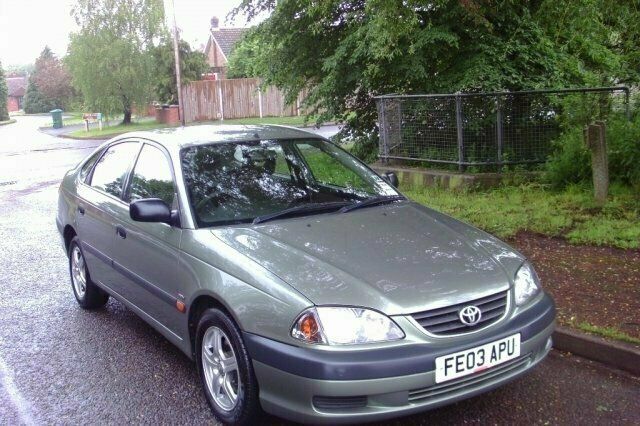 Used Toyota Avensis 127 HP (93 kW) 2003 Hatchback