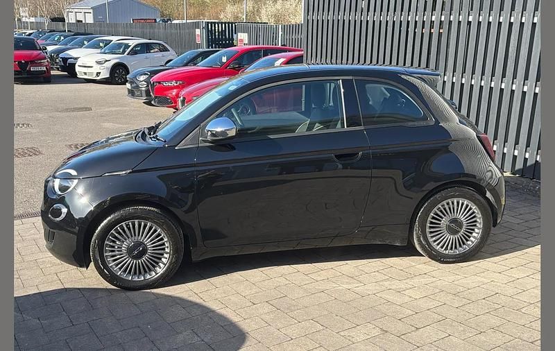 New Fiat 500e 86 kW (118 HP) 2026 Black Hatchback