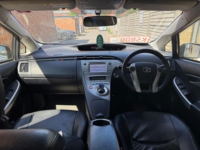 Used Toyota Prius T3 2015 Grey Hatchback