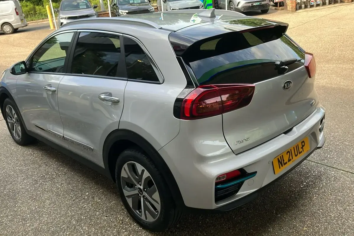 Used Kia Niro Plus 150 kW (204 HP) 2021 Silver SUV