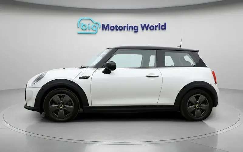Used Mini Cooper S Level 1 135 kW (184 HP) 2023 White Hatchback