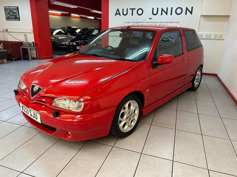 Used Alfa Romeo 145 155 HP (114 kW) 2000 Red Hatchback