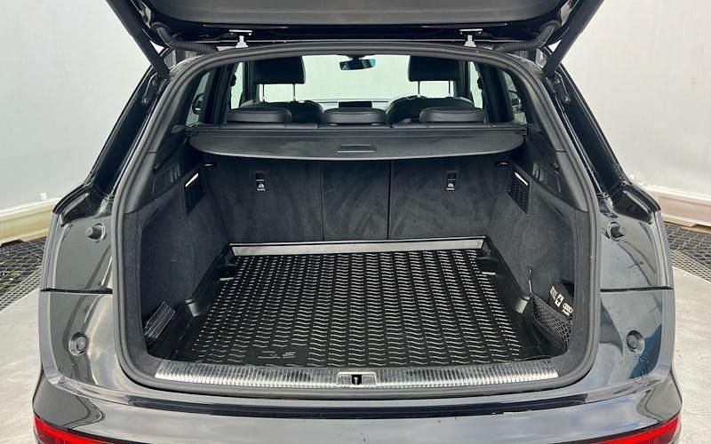 Used Audi Q5 S-Line 190 HP (139 kW) 2019 Black SUV