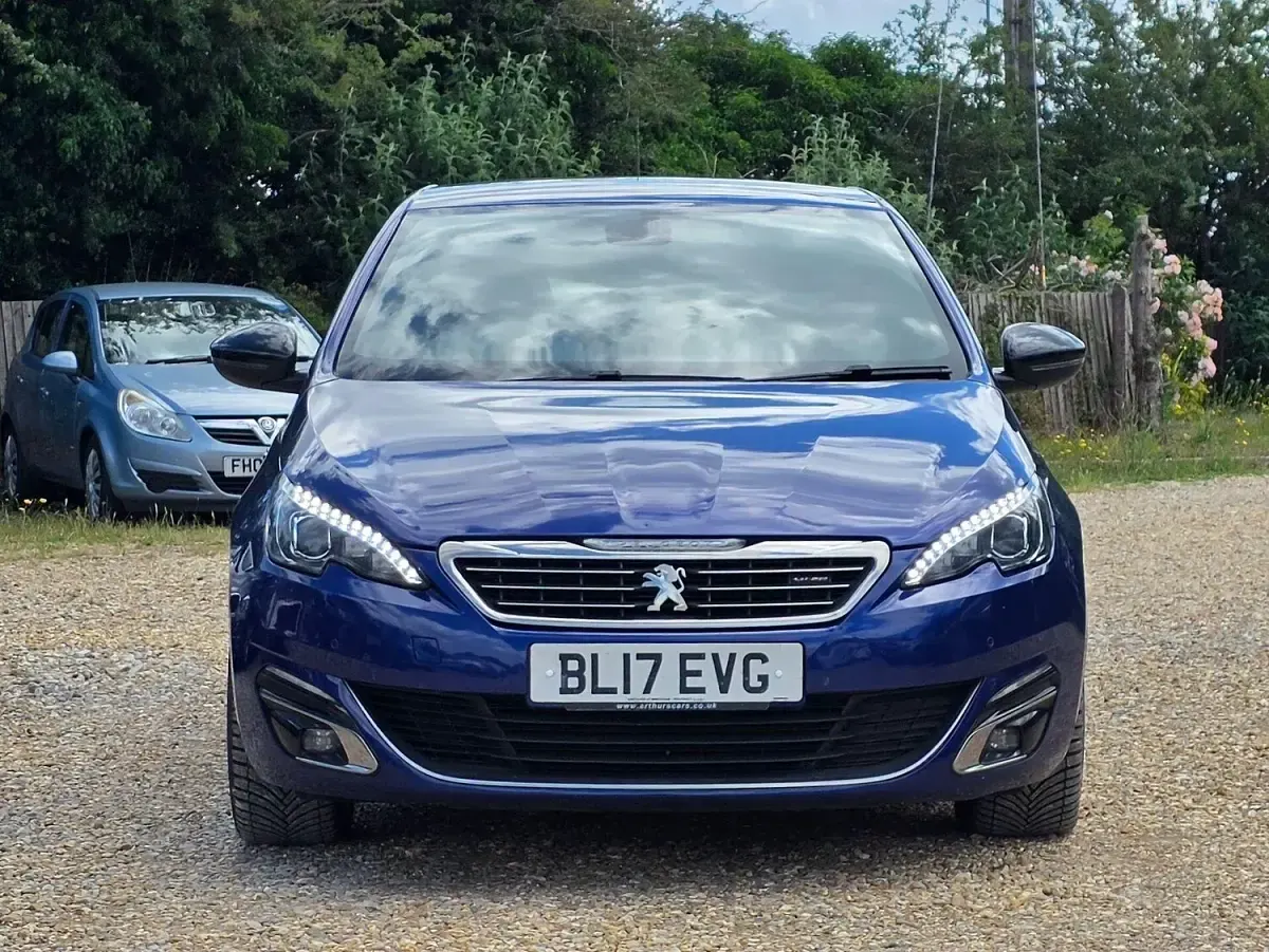 Used Peugeot 308 GT-line 120 HP (88 kW) 2017 Blue Hatchback