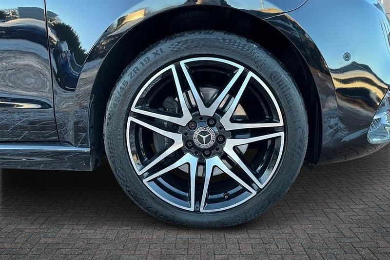 Used Mercedes V300 AMG line 237 HP (174 kW) 2024 Obsidian black MPV