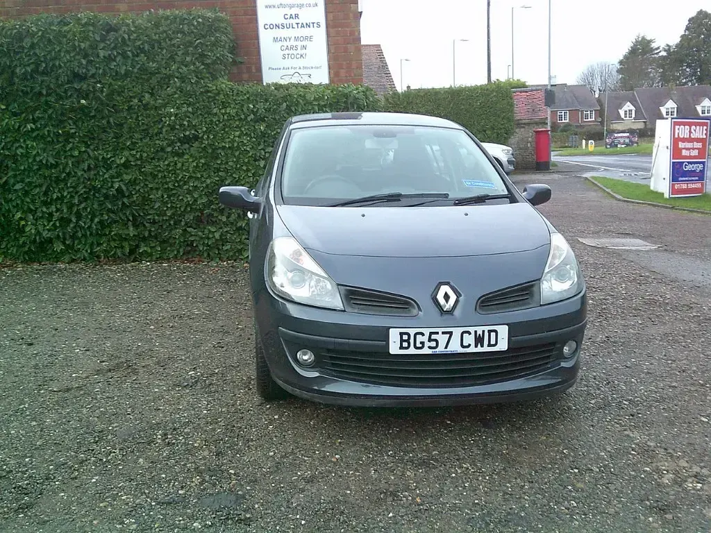 Used Renault Clio II Dynamique 2007 Grey Hatchback