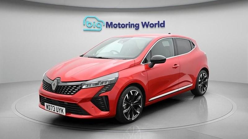 Used Renault Clio V Techno 145 HP (106 kW) 2024 Red Hatchback