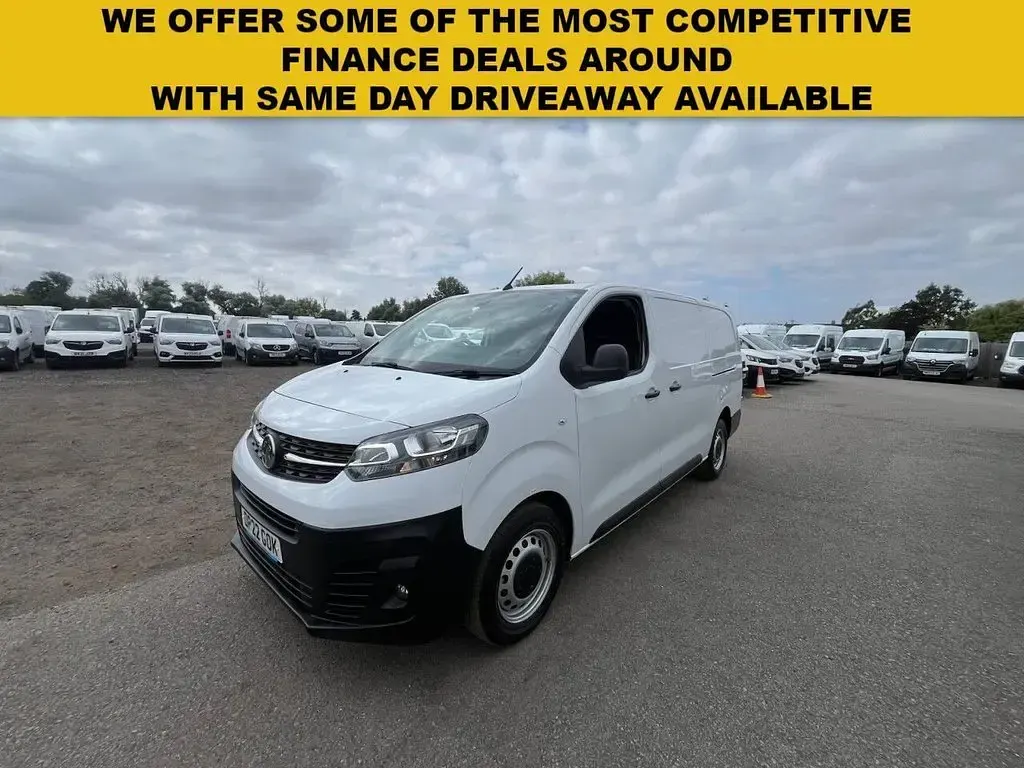 Used Vauxhall Vivaro S 100 HP (73 kW) 2022 White MPV