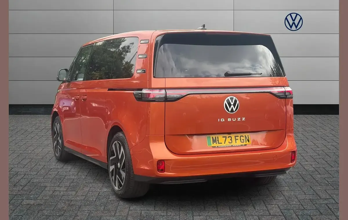 Used VW ID. Buzz Pro 150 kW (204 HP) 2023 Orange MPV