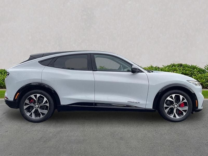 New Ford Mustang Premium 351 HP (258 kW) 2025 White Hatchback