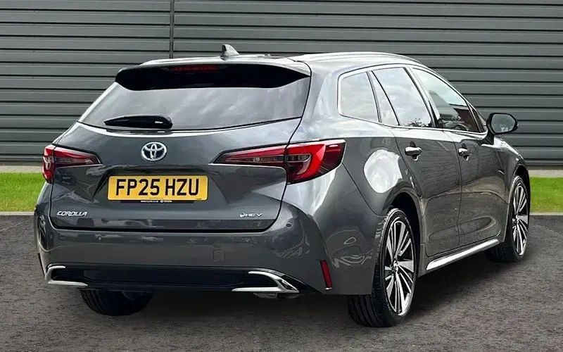Used Toyota Corolla Design 140 HP (102 kW) 2025 Grey Estate