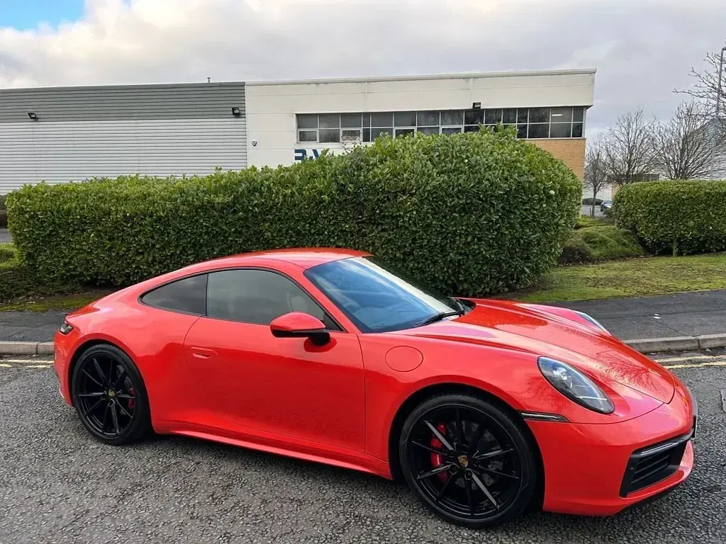 Begagnad Porsche 911 2019 Orange Sportkupé