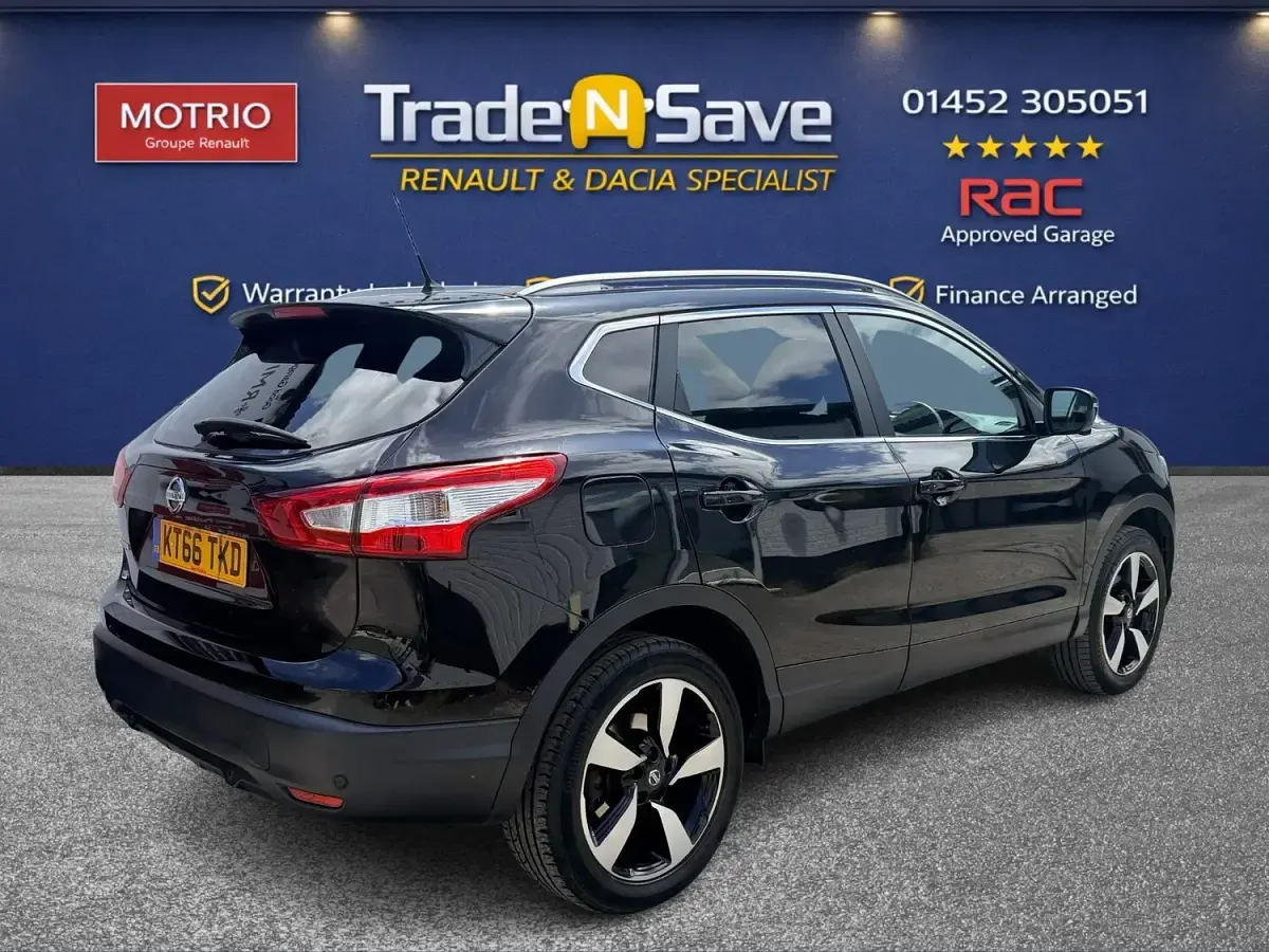 Used Nissan Qashqai N-Connecta 115 HP (84 kW) 2017 Black SUV