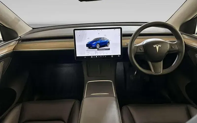Used Tesla Model Y Long Range AWD 286 kW (389 HP) 2025 SUV