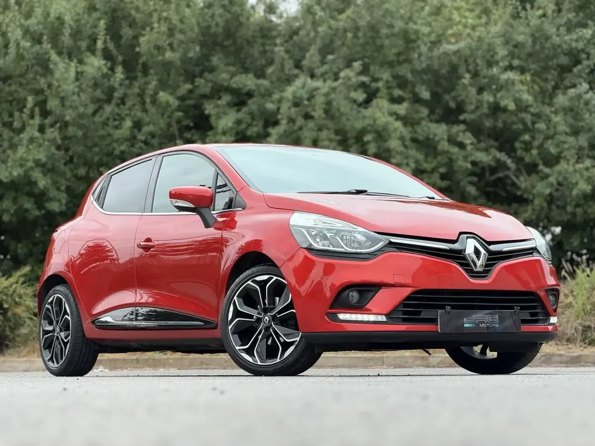 Used Renault Clio Iconic 2019 Red Hatchback