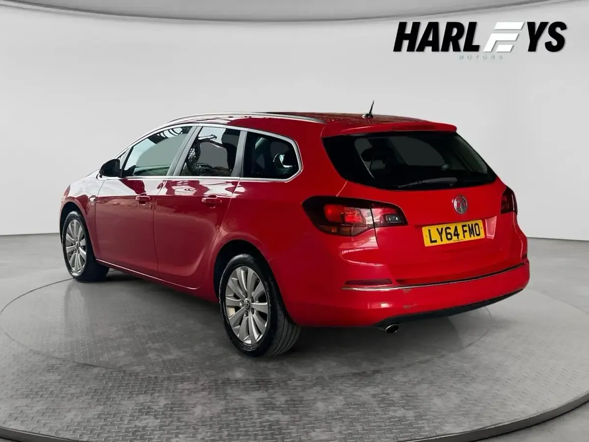 Used Vauxhall Astra Elite 165 HP (121 kW) 2015 Red Estate