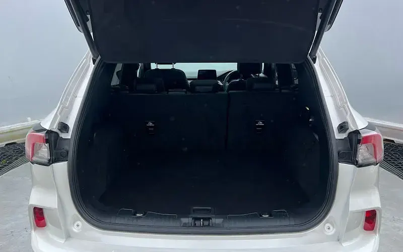 Used Ford Kuga ST-Line X 225 HP (165 kW) 2023 White SUV