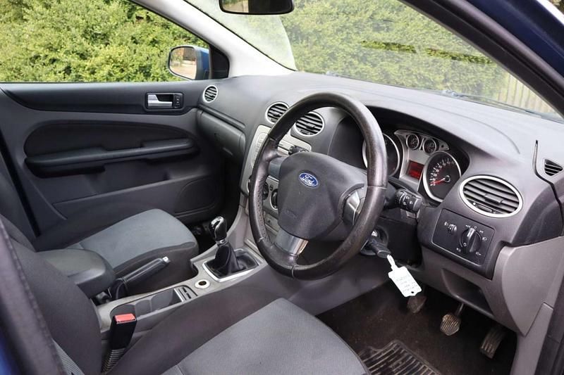 Used Ford Focus Zetec 2008 Blue Hatchback