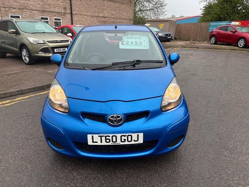 Used Toyota Aygo 68 HP (50 kW) 2010 Blue Hatchback