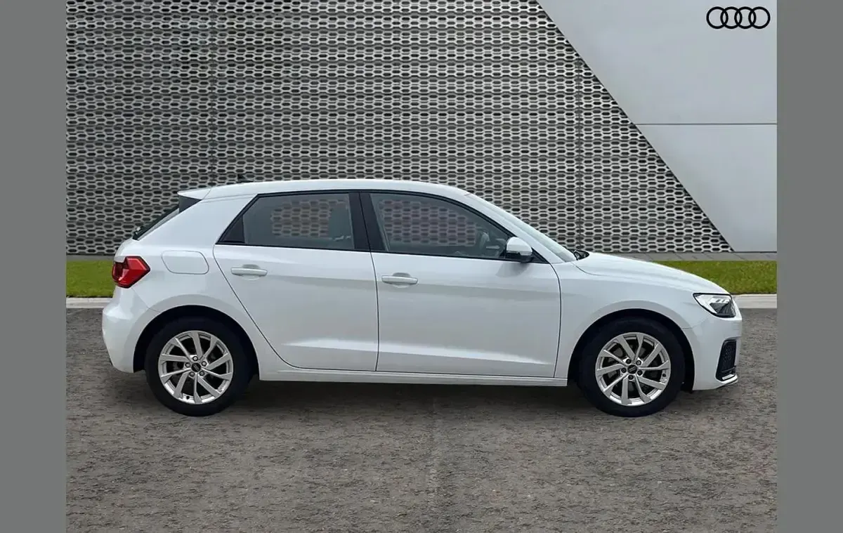 Used Audi A1 Sport 108 HP (79 kW) 2023 White SUV
