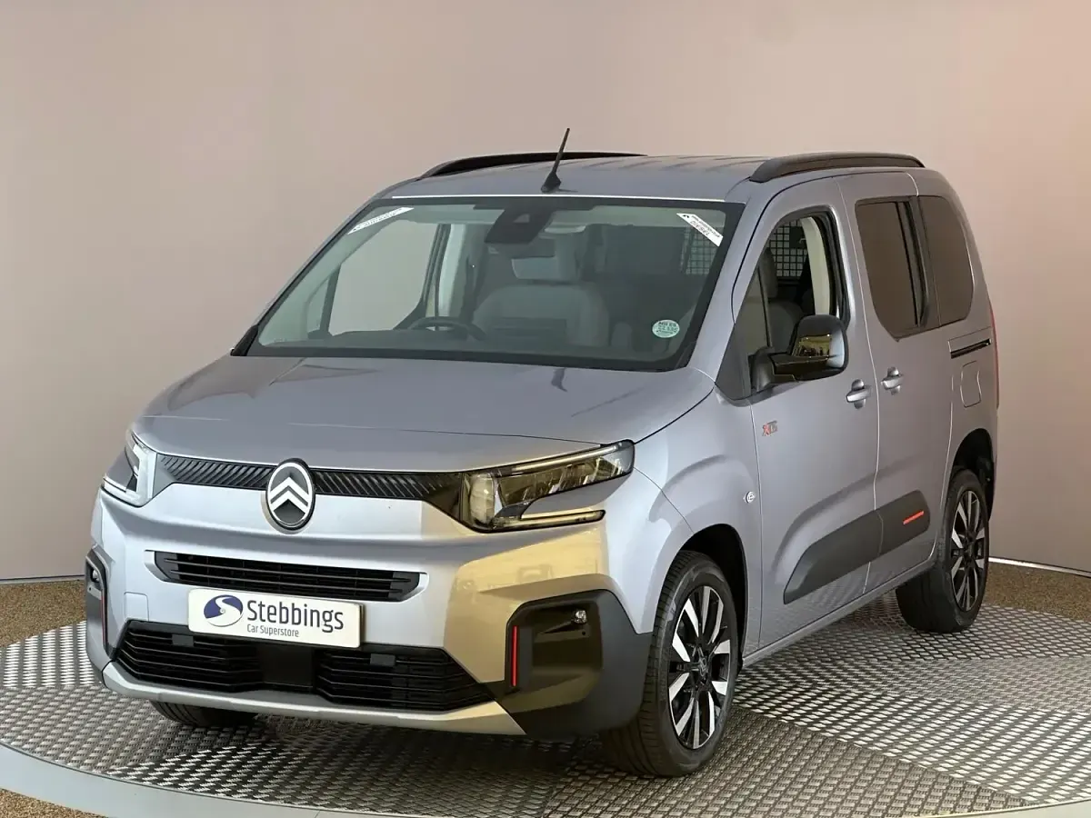 Used Citroën Berlingo 130 HP (95 kW) 2024 Grey MPV