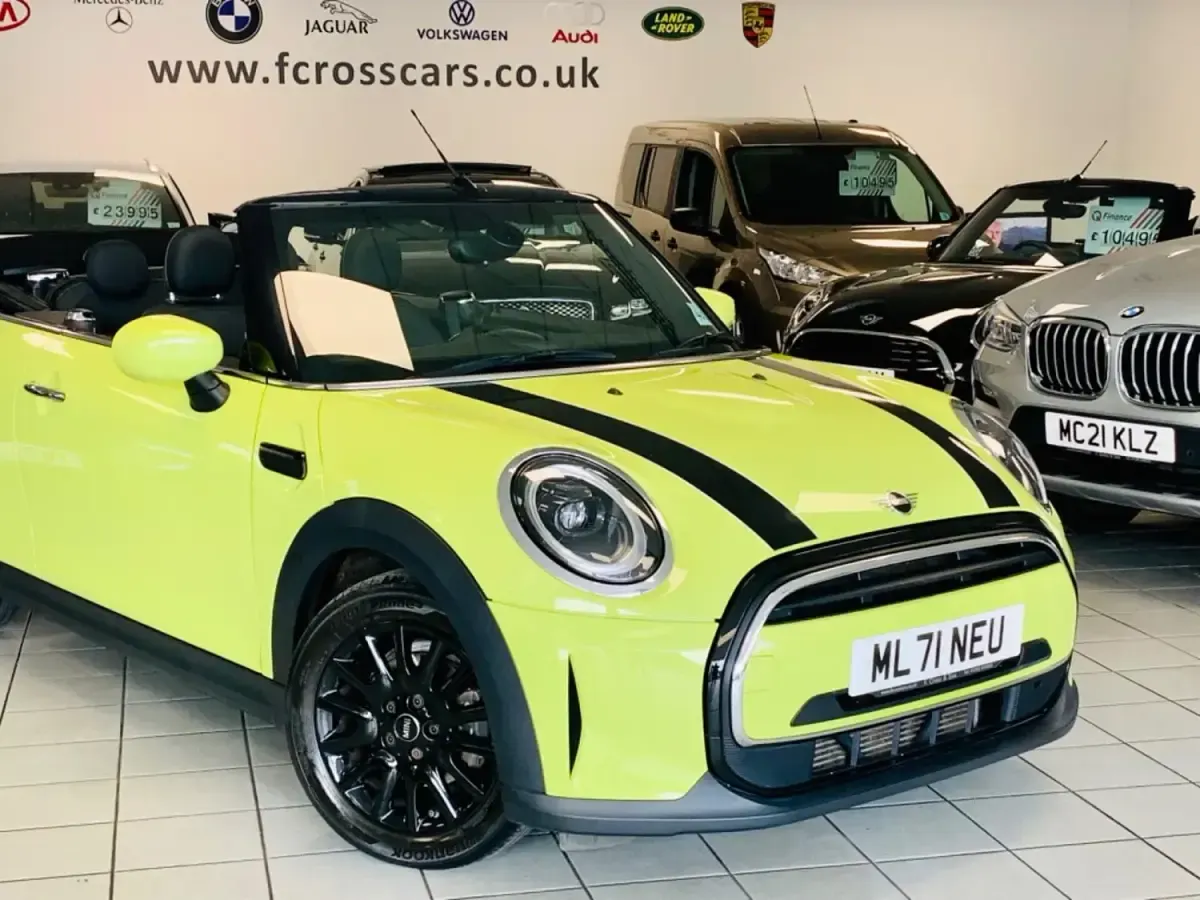 Używany Mini Cooper Cabriolet Classic 2021 Żółty Kabriolet