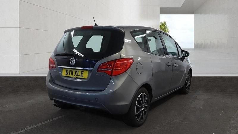 Begagnad Vauxhall Meriva 2011 Brun Minibuss