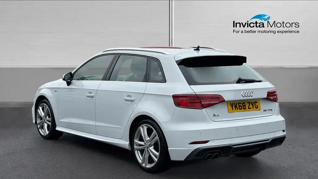 Begagnad Audi A3 S-Line 150 HK (110 kW) 2018 Vit Sedan