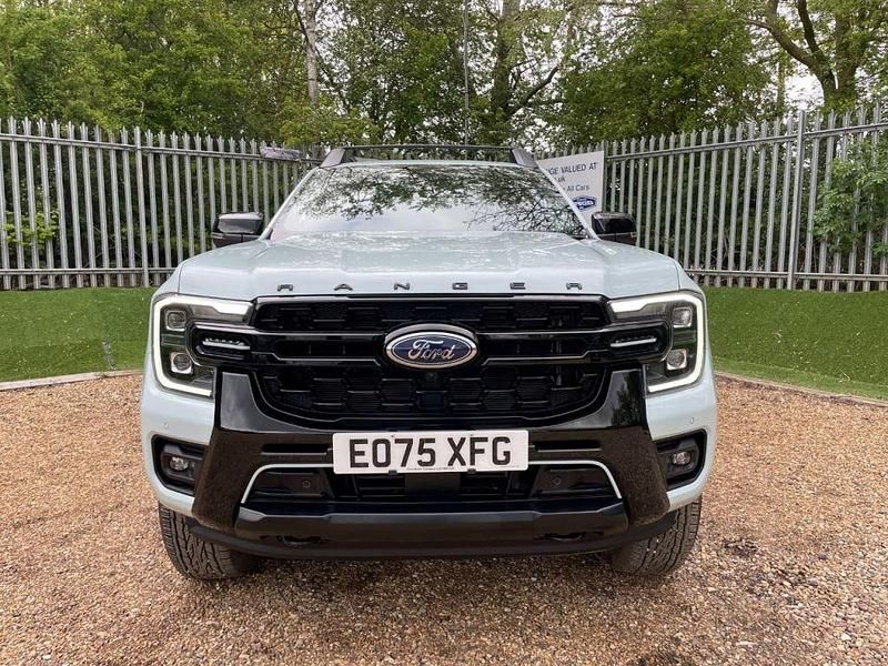 Begagnad Ford Ranger 281 HK (206 kW) 2025 Grå Pickup