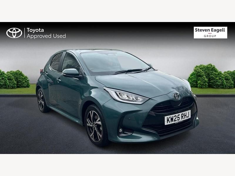 Used Toyota Yaris Hybrid Design 2025 Green Hatchback