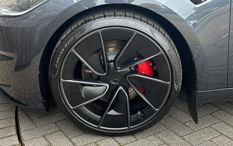 New 2025 Tesla Model 3 Performance Sedan | £47,799 (Fair price) - Image 1/4