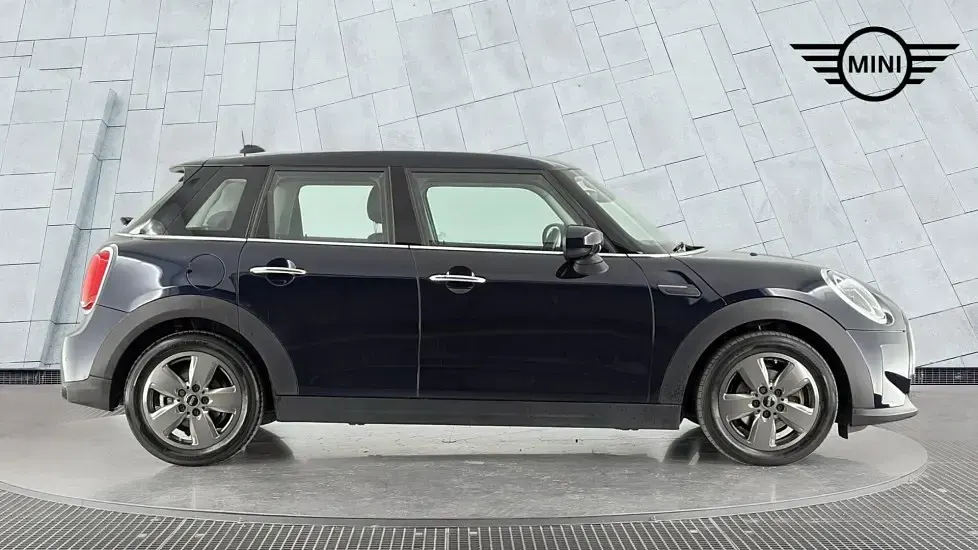 Used Mini Cooper Classic 134 HP (98 kW) 2023 Black Hatchback