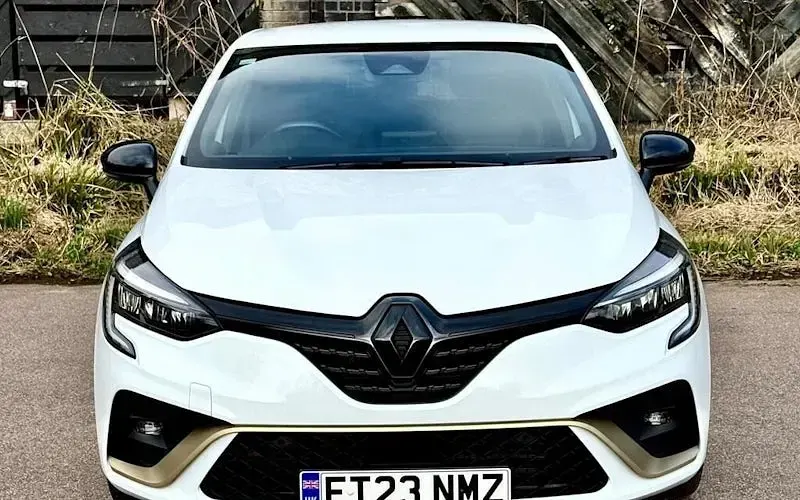 Used Renault Clio Engineered 145 HP (106 kW) 2023 White Hatchback