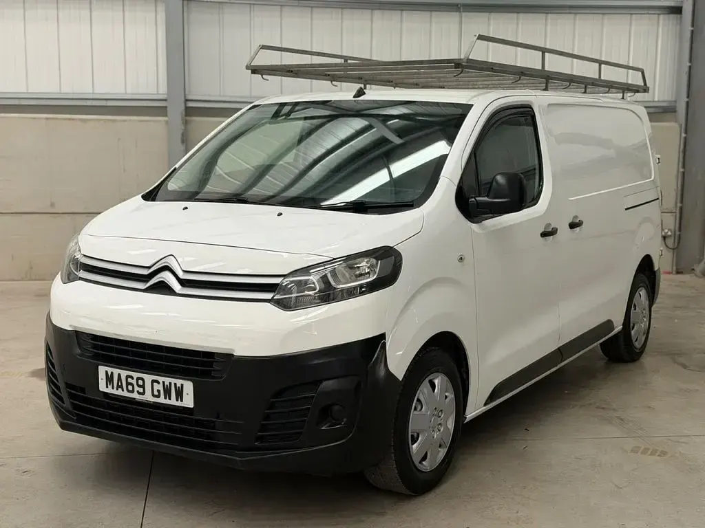 Used Citroën Dispatch 120 HP (88 kW) 2019 White MPV