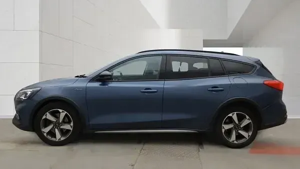 Used Ford Focus Active 120 HP (88 kW) 2020 Blue Estate