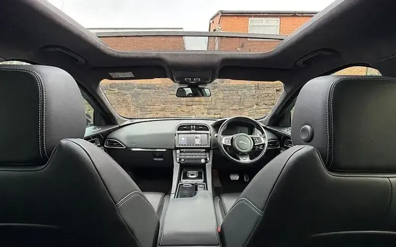 Used Jaguar F-Pace S 300 HP (220 kW) 2016 White SUV