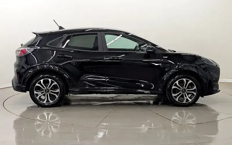 Käytetty Ford Puma ST-Line 125 HP (91 kW) 2023 Musta Katumaasturi