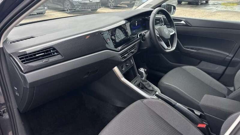 Used VW Polo Life 95 HP (69 kW) 2023 Grey  Hatchback