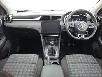 Używany MG ZS Excite 106 KM (77 kW) 2024 Czerwony SUV