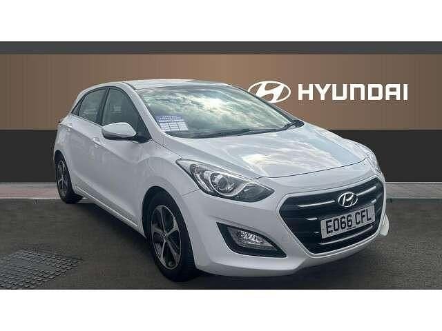 White Used 2016 Hyundai i30 SE Hatchback | £8,068 (Fair price) - Image 1/4