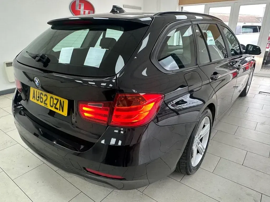 Used BMW 318 Comfort Edition 143 HP (105 kW) 2012 Black Estate