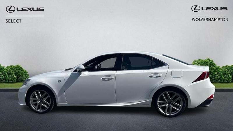 Used Lexus IS300h Sport Line 223 HP (164 kW) 2016 White Sedan