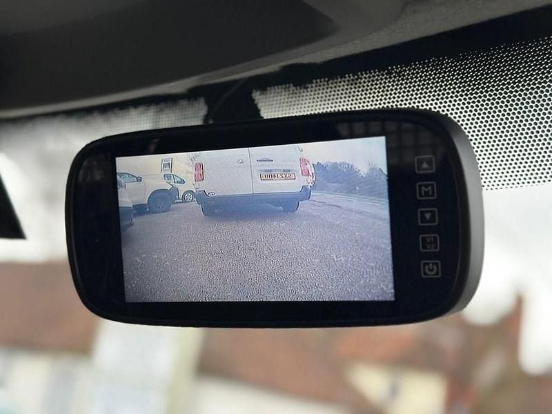 Used Vauxhall Movano 130 HP (95 kW) 2018 White MPV