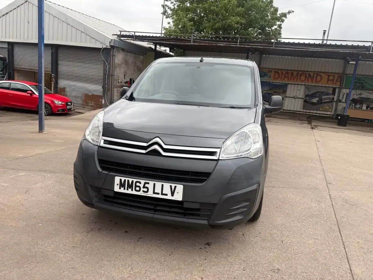 Used Citroën Berlingo 75 HP (55 kW) 2015 Grey MPV